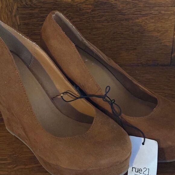 Rue 21 Wedge Heels Size 8/9 - Picture 1 of 6